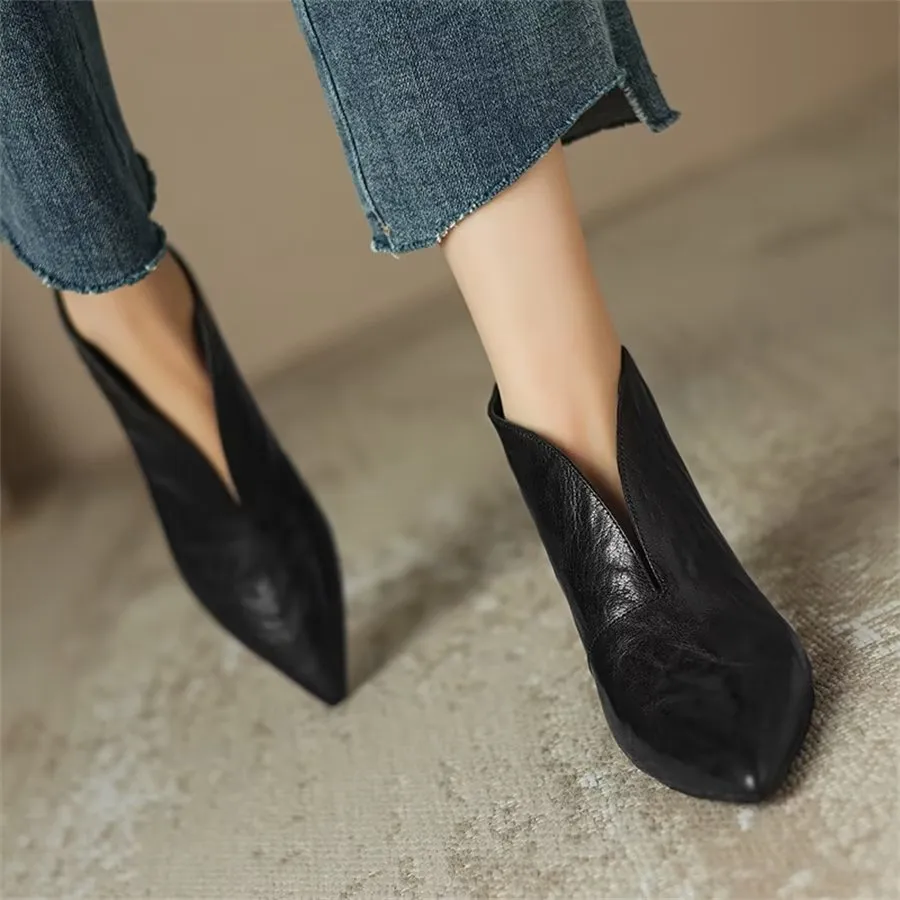 Elegant Cow Leather Pointed Toe Diagonal Zipper Boots