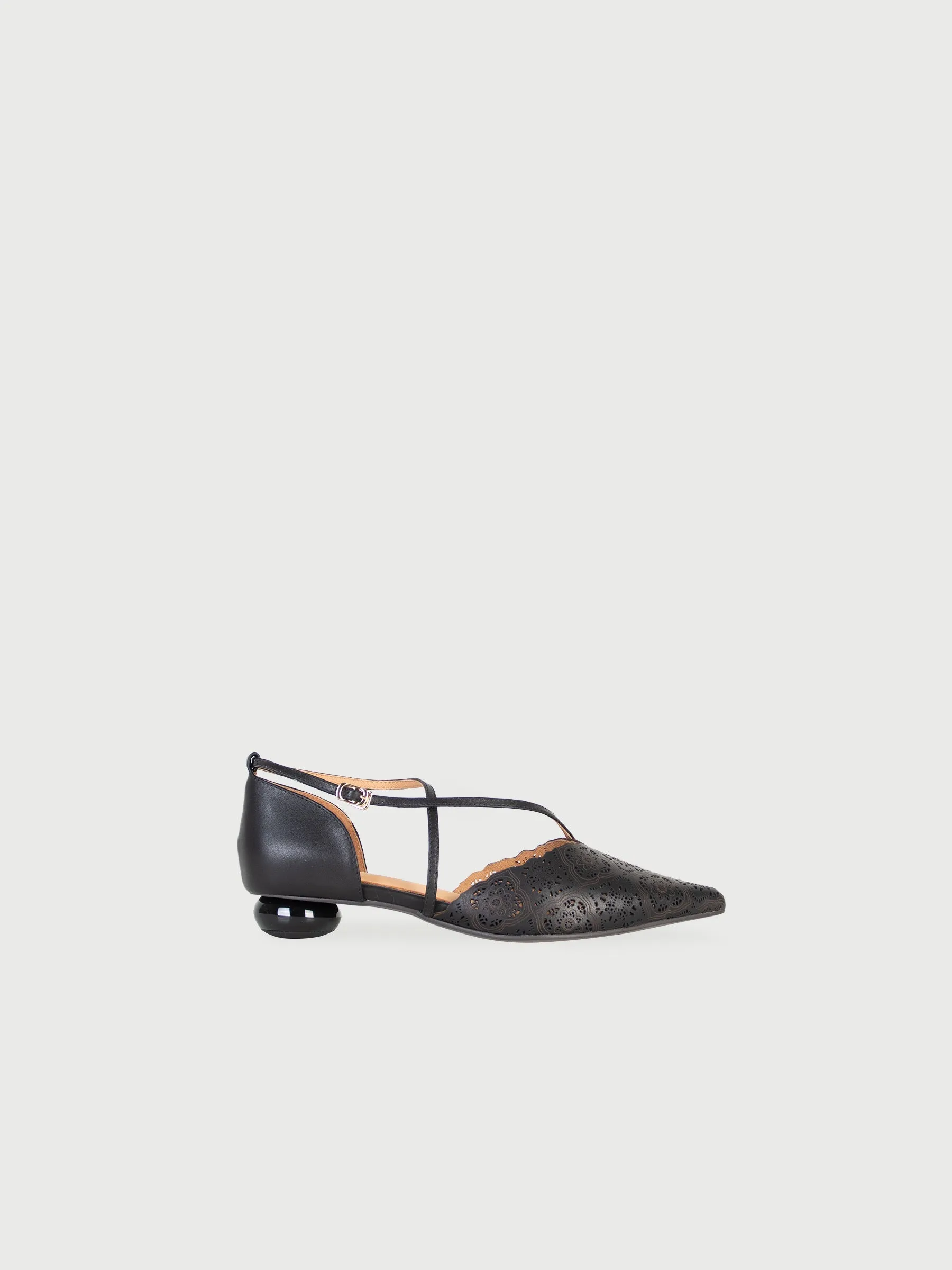 Pointed Laser-Cut Low Pumps